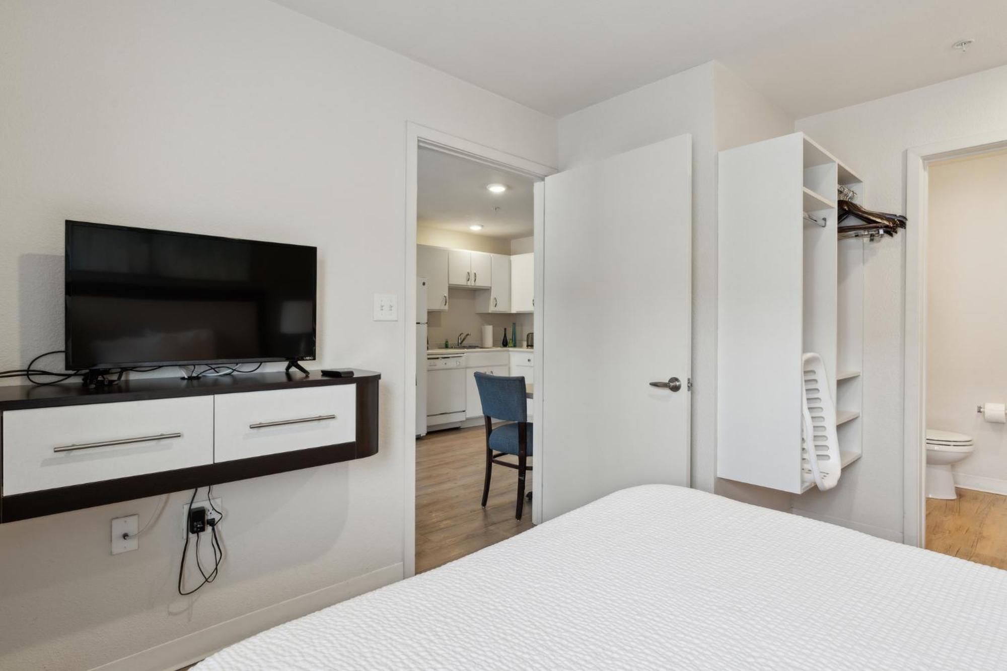 Simplicity At The Rim 1415 I Spacious 1 Bed 1 Bth Apartment San Antonio